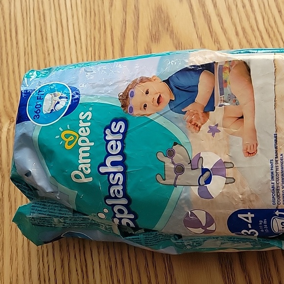 FREE W. PURCH❣️ Swim Diapers size 3 - Picture 2 of 2